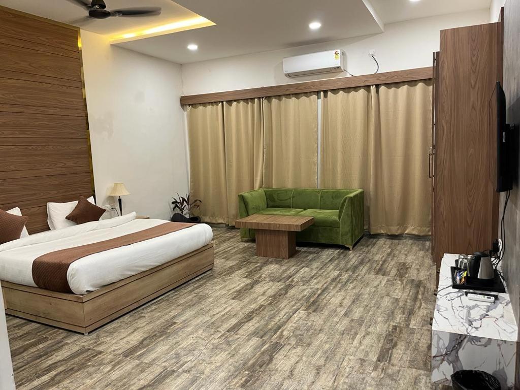 Hotel Eco Park Rewa Exterior photo